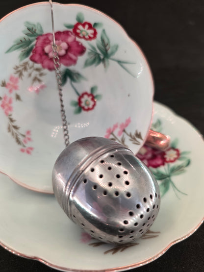 Vintage Stainless Steel Tea Strainer – Timeless Elegance