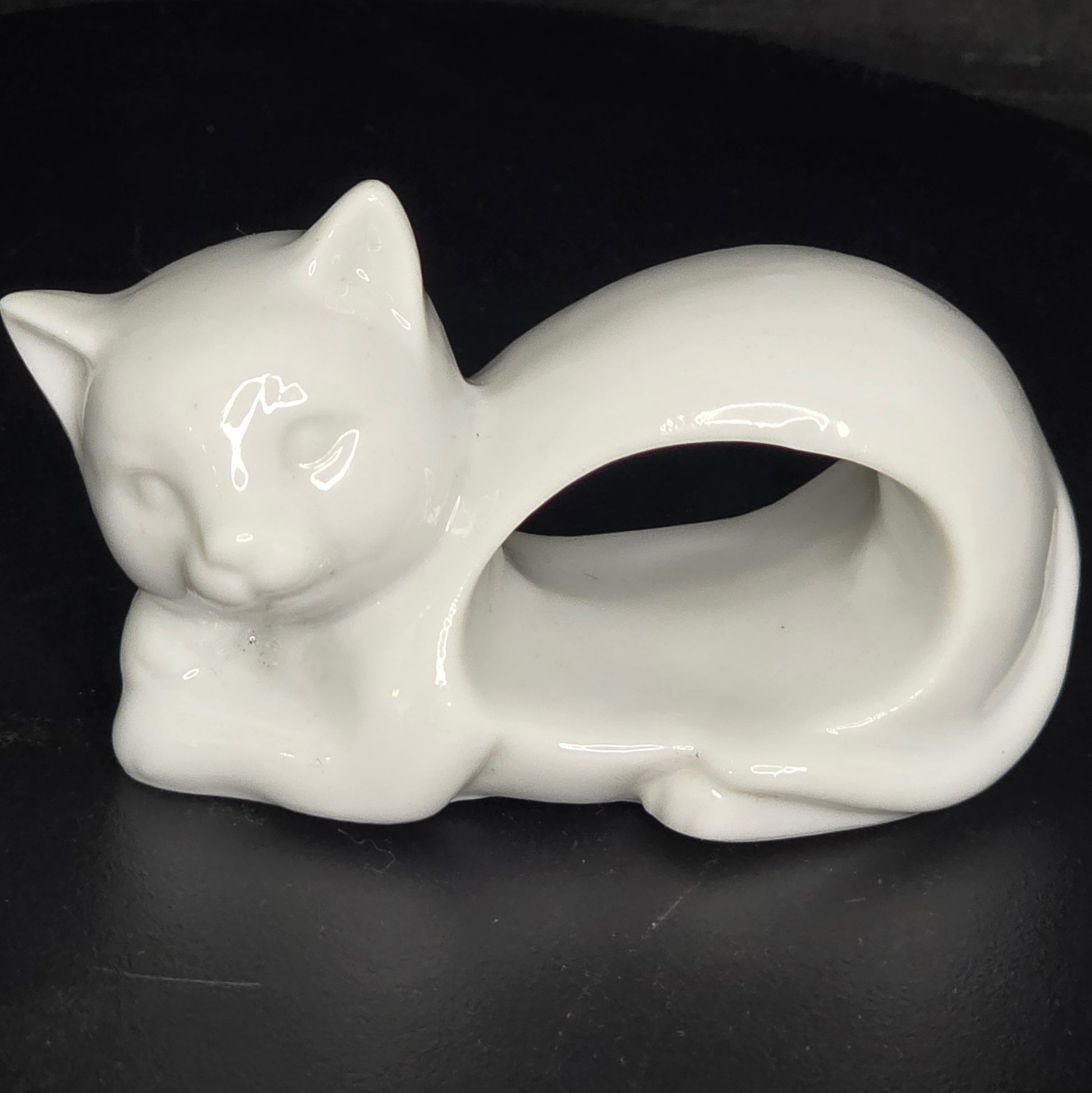 Vintage porcelain kitty cat napkin ring in cream glaze