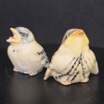 Vintage chickadee salt and pepper shakers, circa 1950s, made in Japan