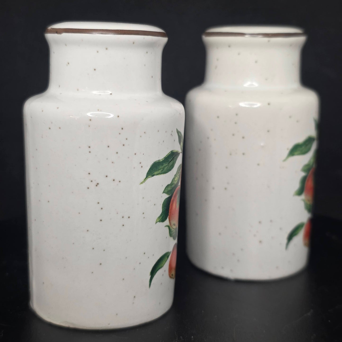 Enesco Korea apple salt and pepper shakers, Mid-Century Modern